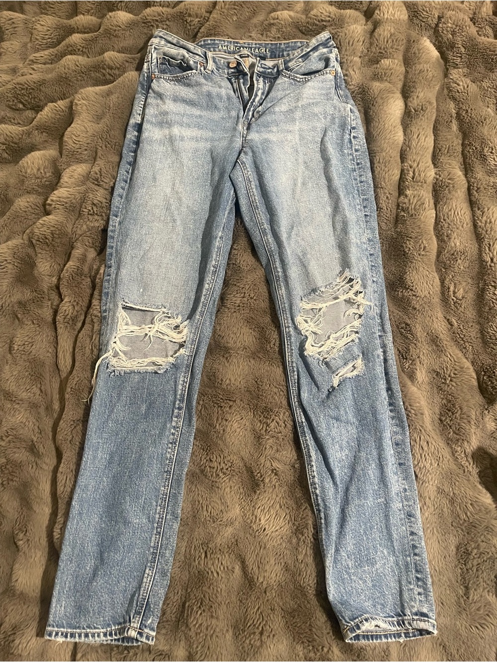 American Eagle Outfitters Light Blue Distressed Straight Leg Strigid Mom Jeans